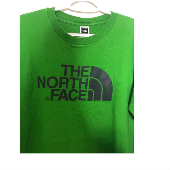 Host pick 🎉The north face t-shirt - Picture 2 of 7
